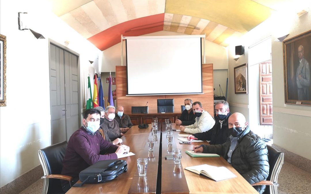 El Ayuntamiento de Cazorla crea sinergias con la cooperativa ‘Aceites Cazorla’ para promocionar el AOVE del territorio