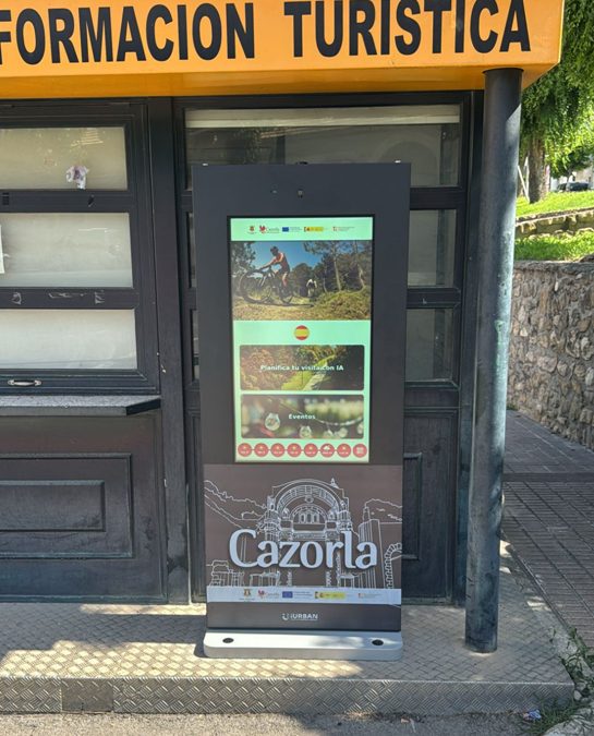 Cazorla se convierte en referente de turismo inteligente con la instalación de MUPIs digitales